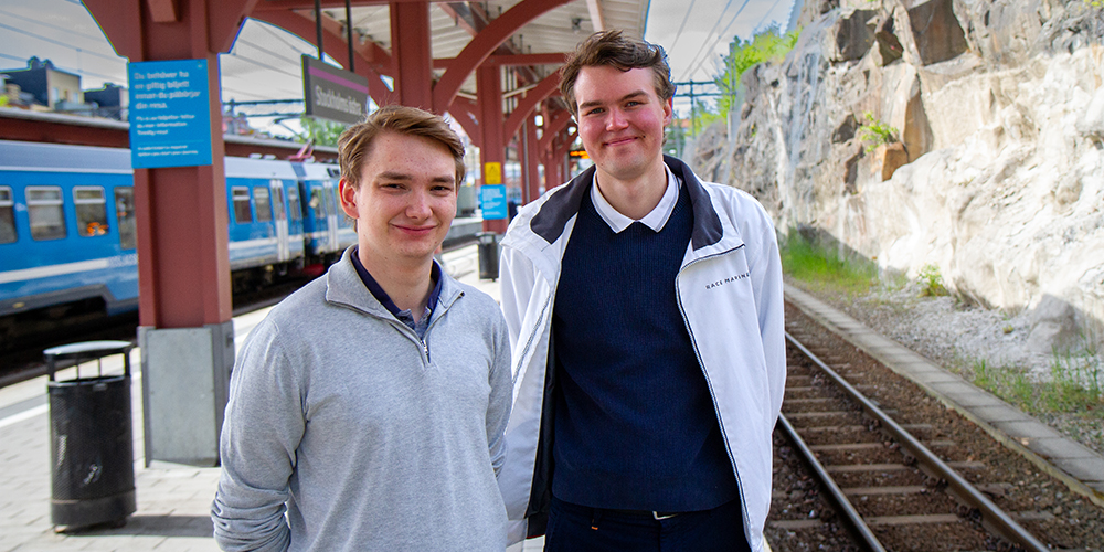 Isak Jarbos och Johan Allbergs kandidatuppsats om bromskurvor ledde till deltidsjobb på Trafikverket