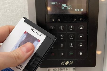 Card reader
