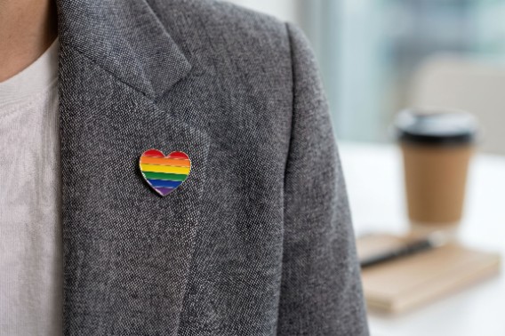 heart-shaped rainbow pin 